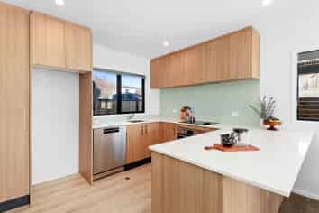 16a Joseph Grove, Elderslea