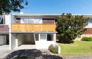 2/22 Greenhill Crescent, Pakuranga