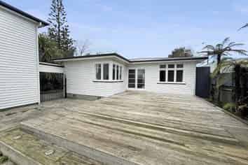 5 Featherston Street, Takaro