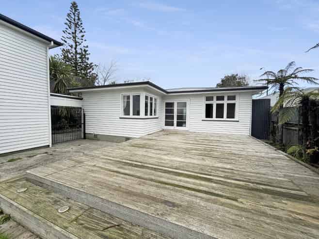 5 Featherston Street, Takaro
