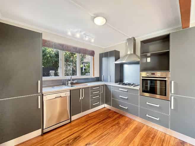 5 Featherston Street, Takaro