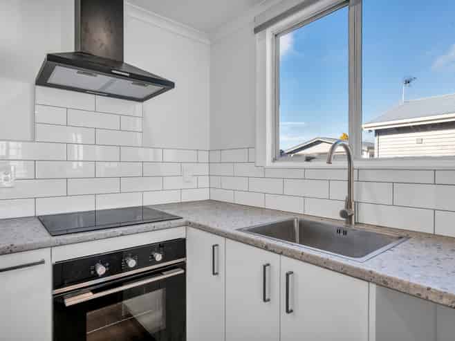 82 Railway Street, Eltham
