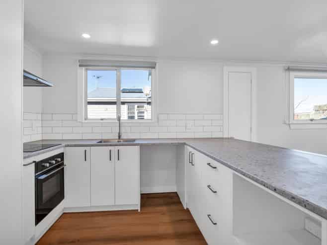 82 Railway Street, Eltham