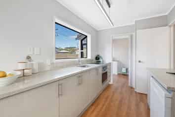 1/107 Santiago Crescent, Unsworth Heights