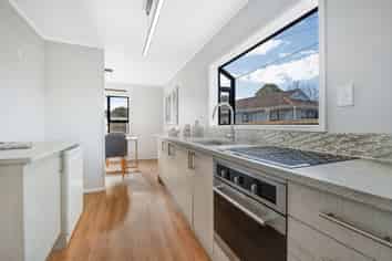 1/107 Santiago Crescent, Unsworth Heights