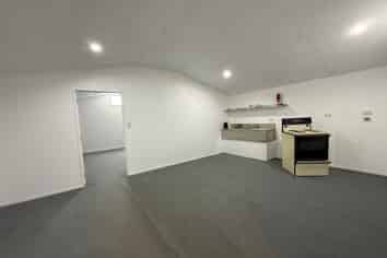 AFFORDABLE AND ADAPTABLE 84M² FIRST FLOOR OFFICE
