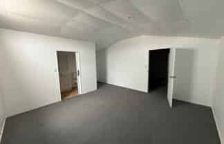 AFFORDABLE AND ADAPTABLE 84M² FIRST FLOOR OFFICE
