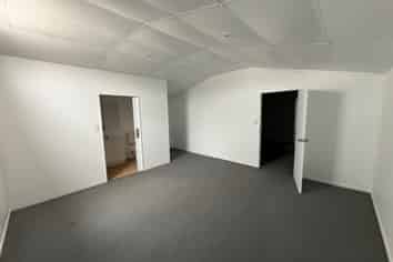 AFFORDABLE AND ADAPTABLE 84M² FIRST FLOOR OFFICE
