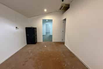 AFFORDABLE AND ADAPTABLE 84M² FIRST FLOOR OFFICE
