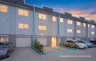 77 Bordeaux Parade, Te Atatu South