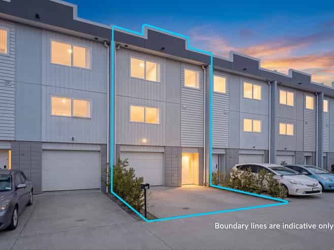 77 Bordeaux Parade, Te Atatu South