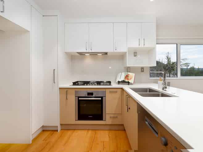 77 Bordeaux Parade, Te Atatu South