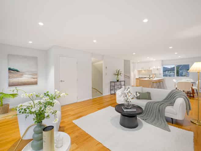 77 Bordeaux Parade, Te Atatu South