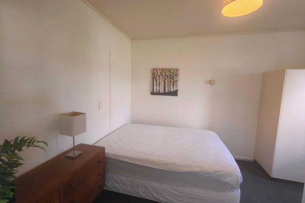 Centrally located & Move in ready! 5