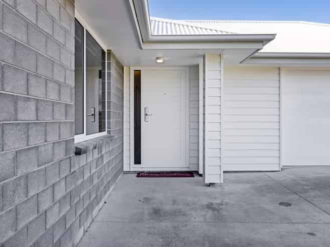 2 Mercade Close, Stratford