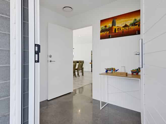 2 Mercade Close, Stratford