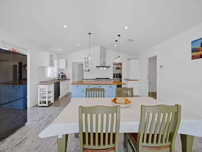 2 Mercade Close, Stratford