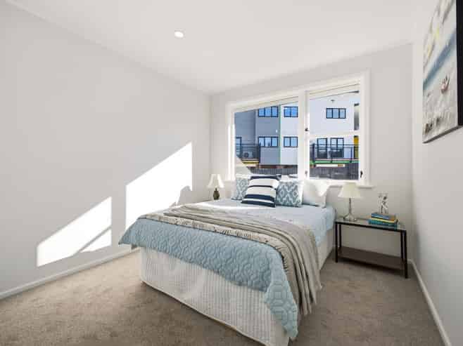64 Fisher Crescent, Otara