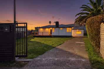 64 Fisher Crescent, Otara