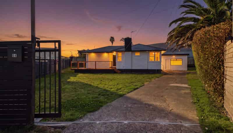 64 Fisher Crescent, Otara