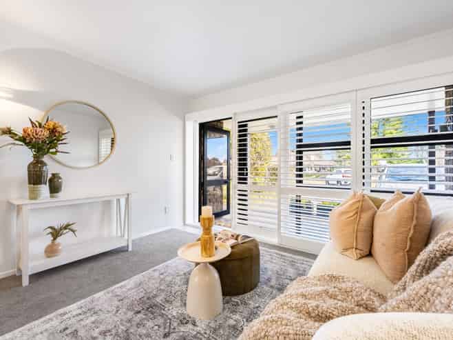 16/327 Hobsonville Road, Hobsonville