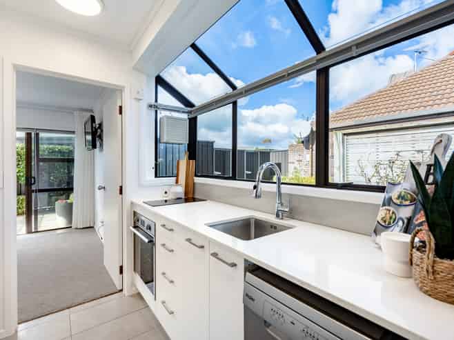 16/327 Hobsonville Road, Hobsonville