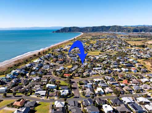 6 The Glebe, Coastlands