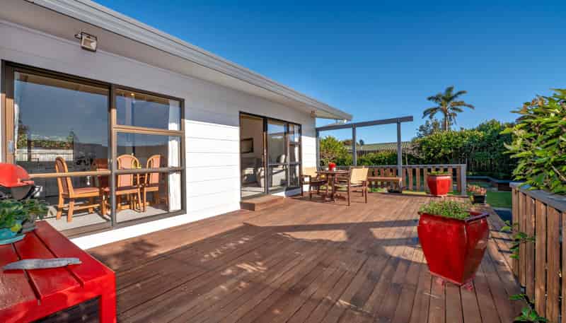 6 The Glebe, Coastlands