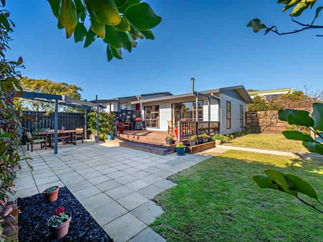 6 The Glebe, Coastlands