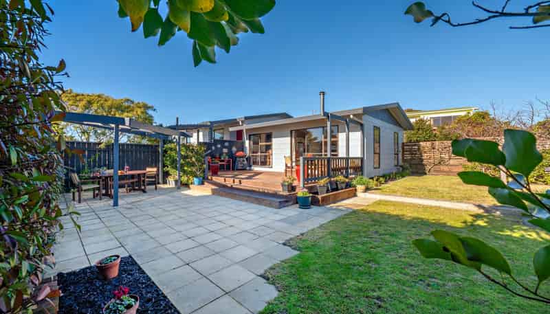 6 The Glebe, Coastlands