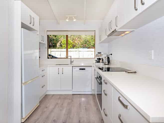 6 The Glebe, Coastlands