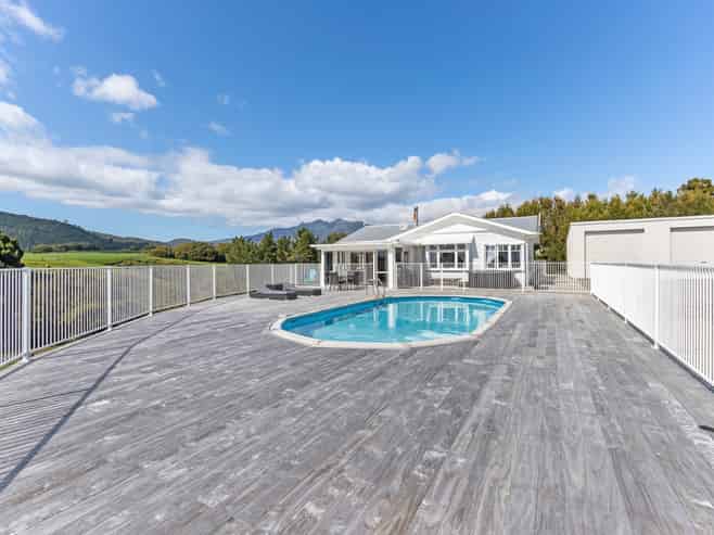213 Timaru Road Upper, Pitone
