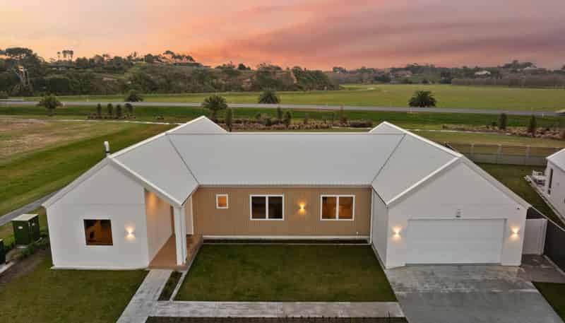 104 Pelorus Avenue, Poraiti