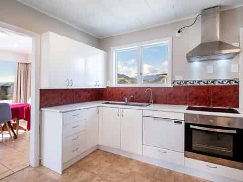 15 Washington Road, Washington Valley
