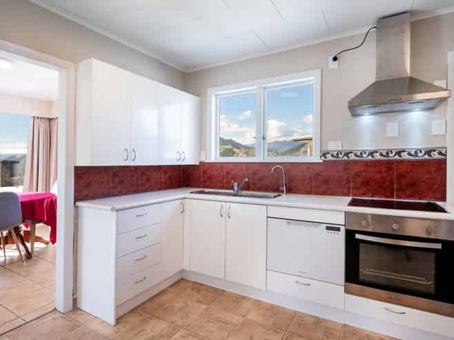 15 Washington Road, Washington Valley