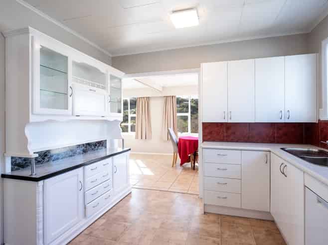 15 Washington Road, Washington Valley