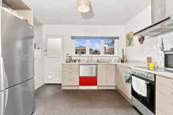 4 Eastbourne Street, CAVERSHAM