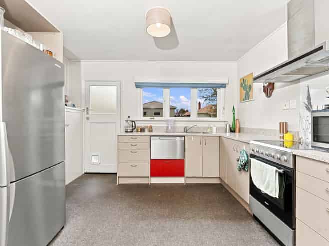 4 Eastbourne Street, CAVERSHAM