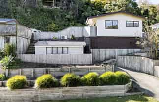 77 Poplar Grove, Whalers Gate