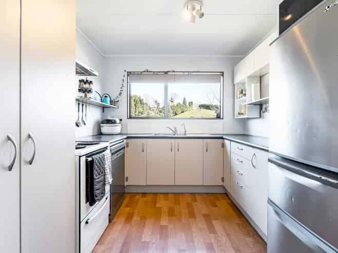 77 Poplar Grove, Whalers Gate
