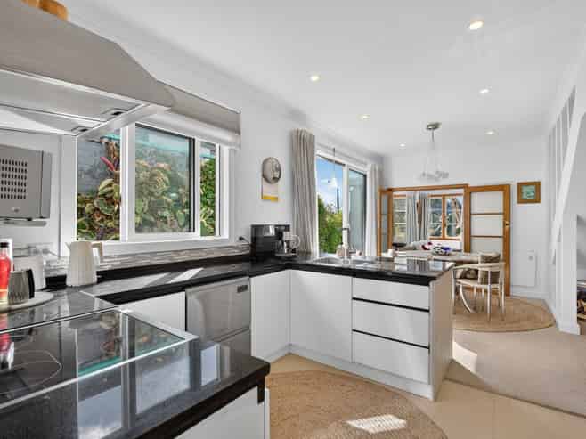 170 Vigor Brown Street, Napier South