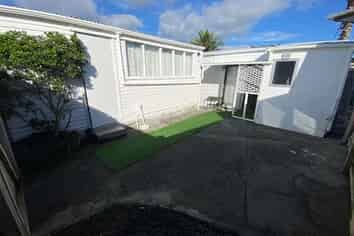 51 Captain Scott Road, Glen Eden
