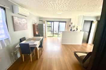 51 Captain Scott Road, Glen Eden