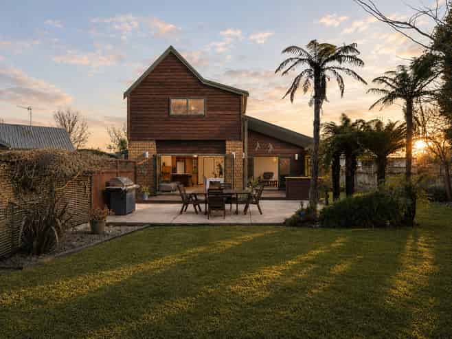 41 Huntington Drive, Huntington