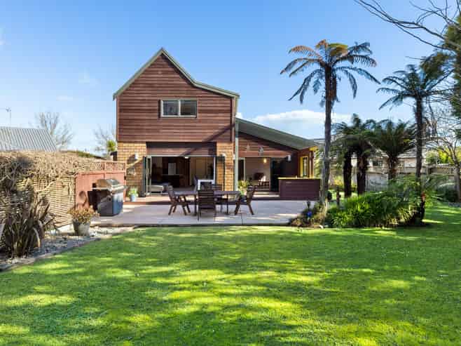 41 Huntington Drive, Huntington