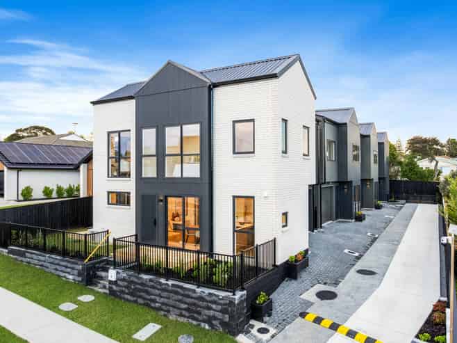 3A, 3B and Towra Place, Botany Downs