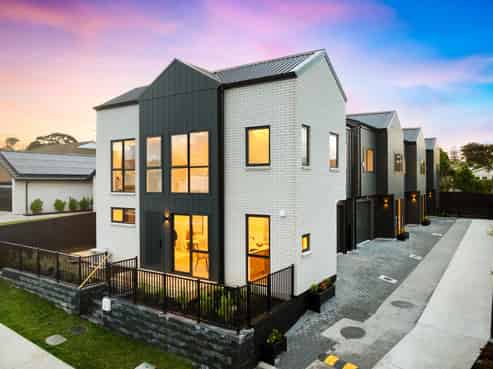3B and 3D Towra Place, Botany Downs