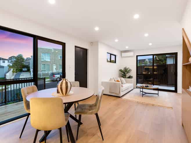 3A, 3B and Towra Place, Botany Downs