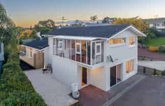 75 Marine Parade, Mellons Bay