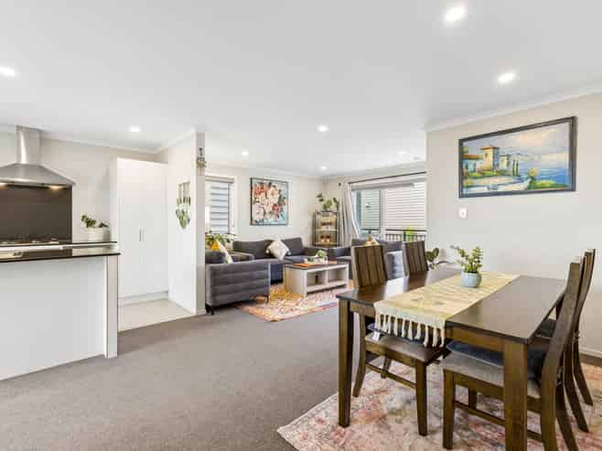 6 Fernly Rise, Flat Bush